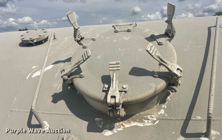 image for item LC9183 Butler tank trailer