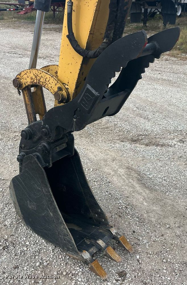 image for item LC9222 2006 Caterpillar  304C CR mini excavator