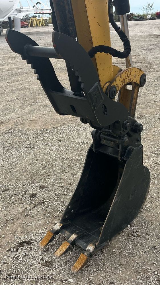 image for item LC9222 2006 Caterpillar  304C CR mini excavator