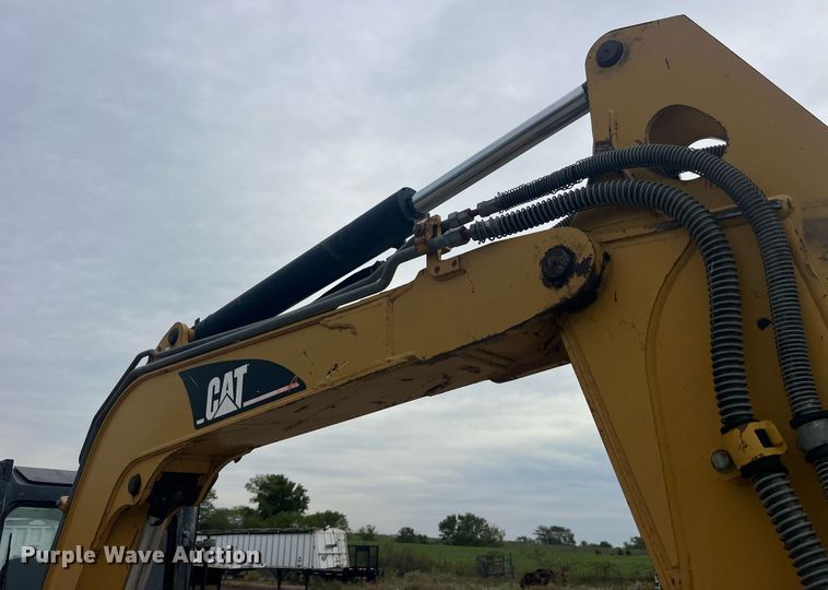 image for item LC9222 2006 Caterpillar  304C CR mini excavator