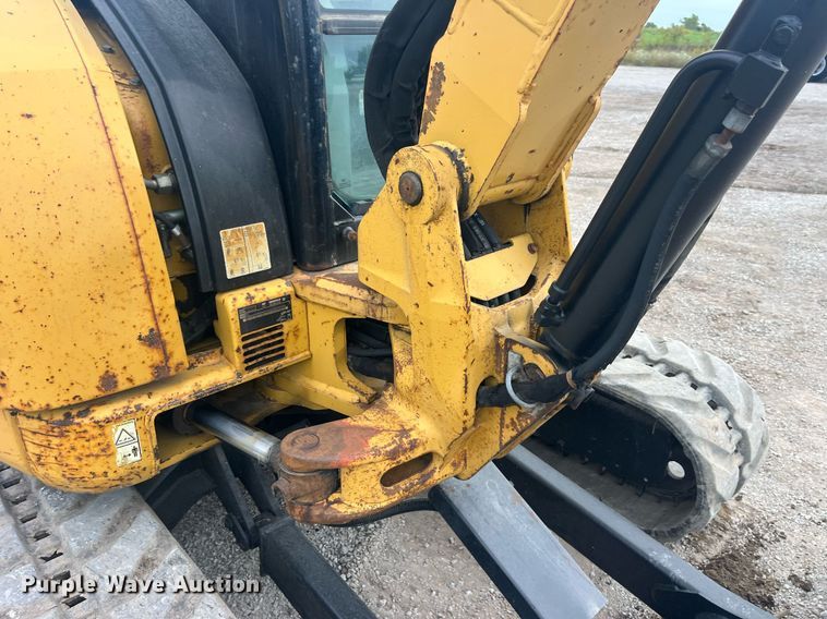 image for item LC9222 2006 Caterpillar  304C CR mini excavator