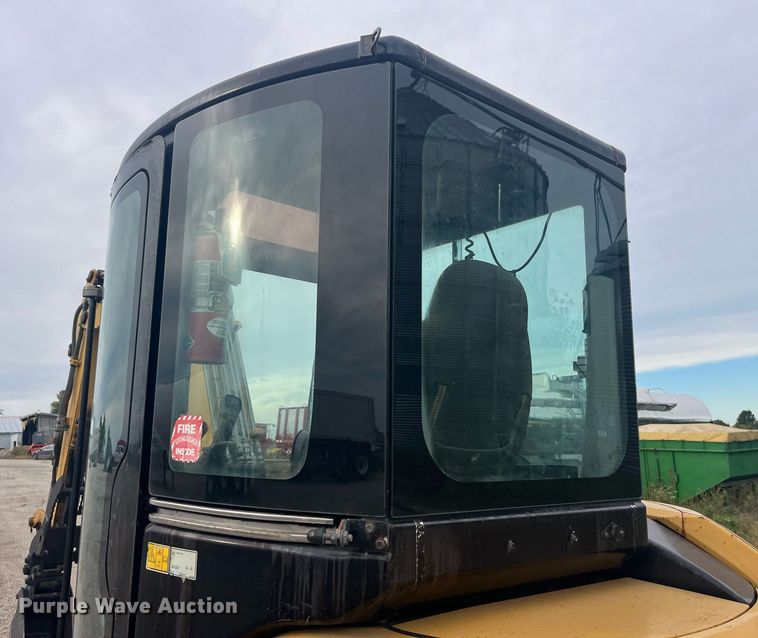 image for item LC9222 2006 Caterpillar  304C CR mini excavator