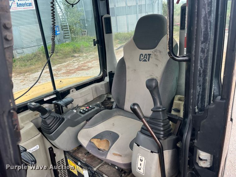 image for item LC9222 2006 Caterpillar  304C CR mini excavator