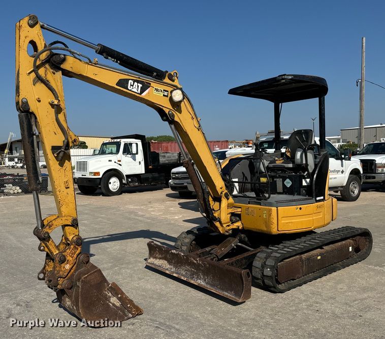 image for item MV9108 2010 Caterpillar  303.5C CR mini excavator