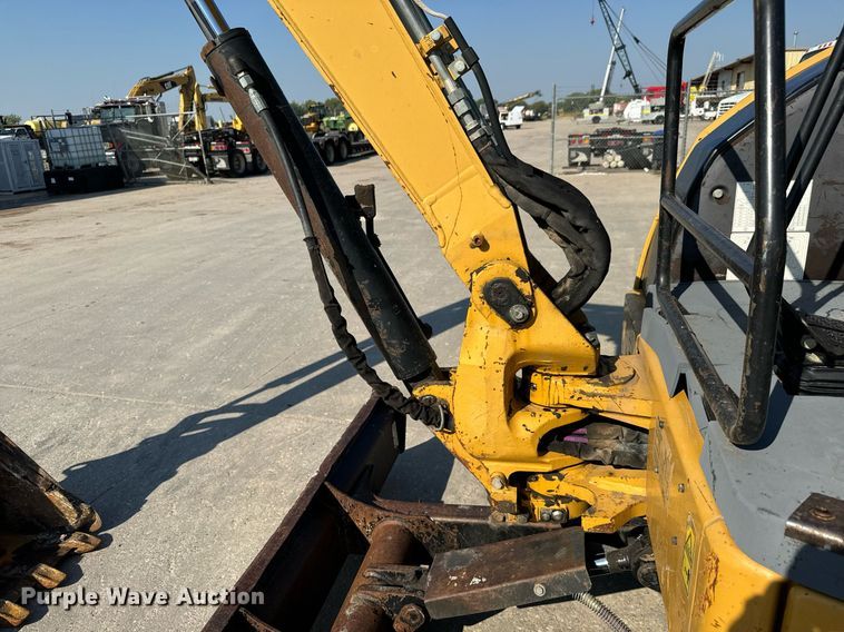 image for item MV9108 2010 Caterpillar  303.5C CR mini excavator