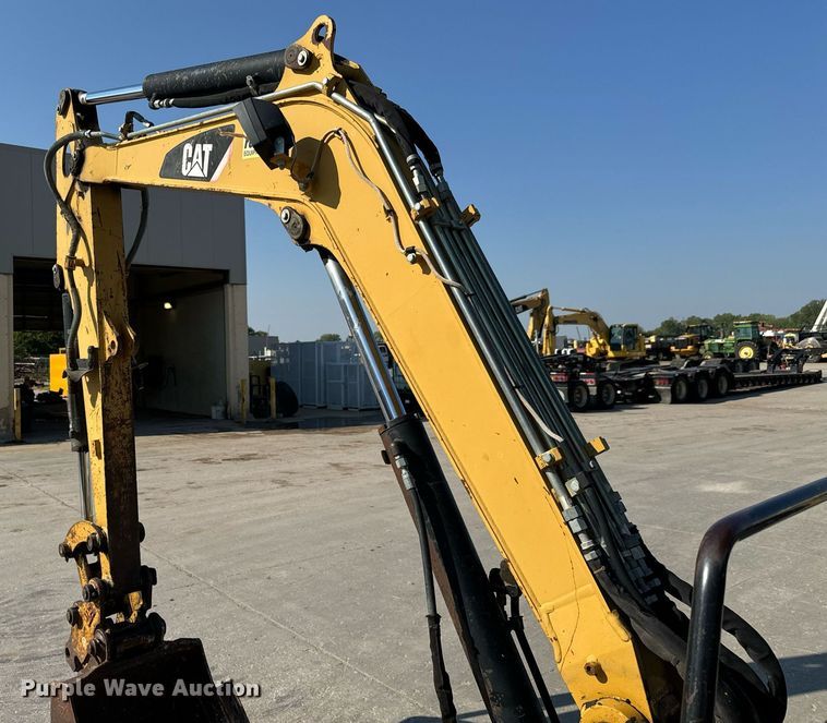 image for item MV9108 2010 Caterpillar  303.5C CR mini excavator