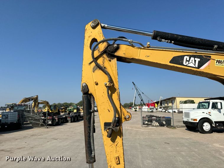 image for item MV9108 2010 Caterpillar  303.5C CR mini excavator