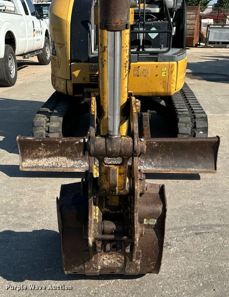 image for item MV9108 2010 Caterpillar  303.5C CR mini excavator