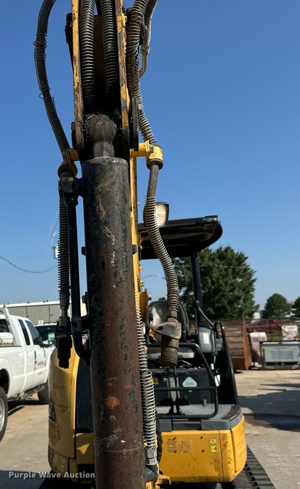 image for item MV9108 2010 Caterpillar  303.5C CR mini excavator