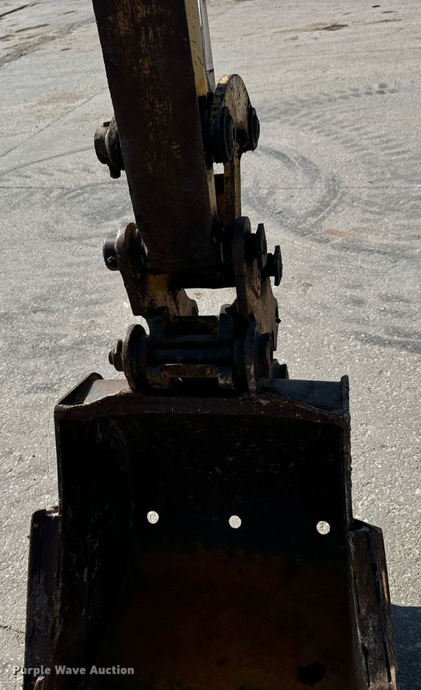 image for item MV9108 2010 Caterpillar  303.5C CR mini excavator