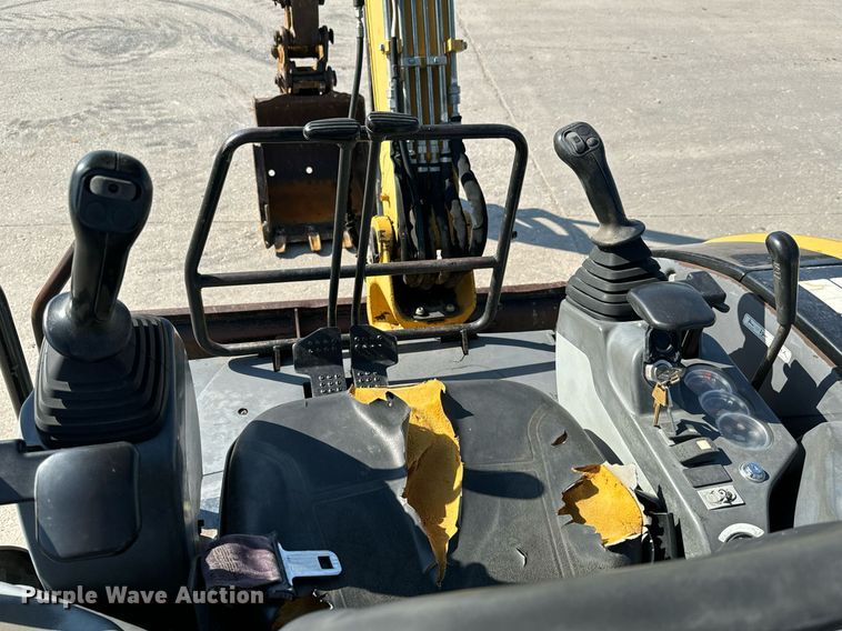 image for item MV9108 2010 Caterpillar  303.5C CR mini excavator