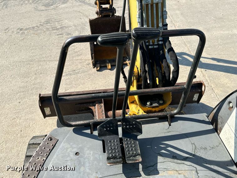 image for item MV9108 2010 Caterpillar  303.5C CR mini excavator