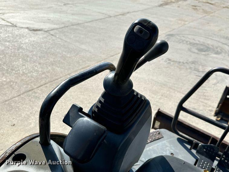 image for item MV9108 2010 Caterpillar  303.5C CR mini excavator