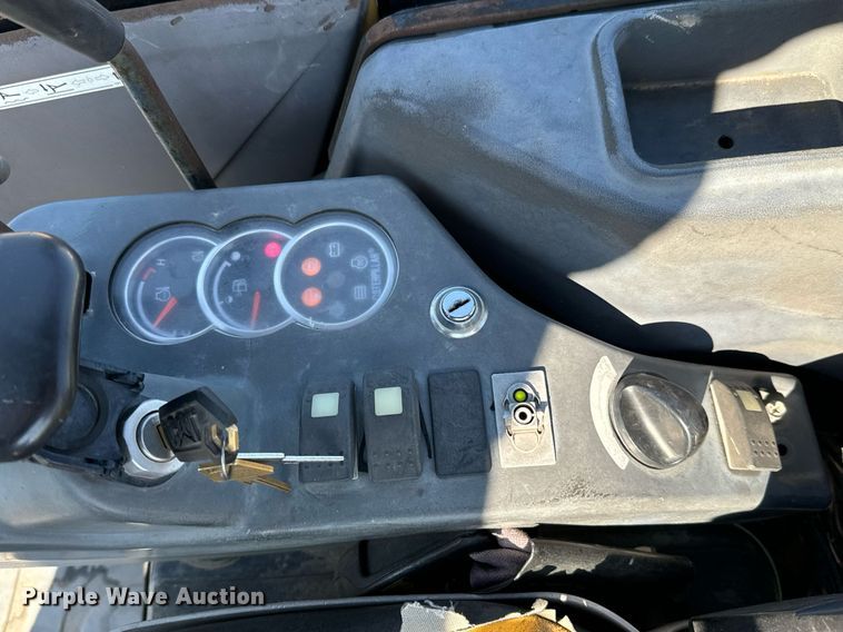 image for item MV9108 2010 Caterpillar  303.5C CR mini excavator