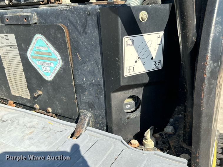 image for item MV9108 2010 Caterpillar  303.5C CR mini excavator