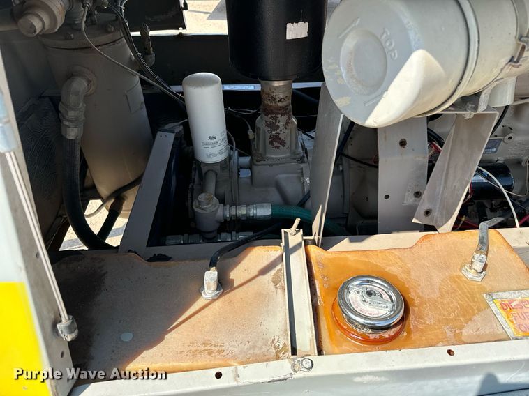 image for item MV9109 1997 CompAir LeRoi Q185DJE air compressor