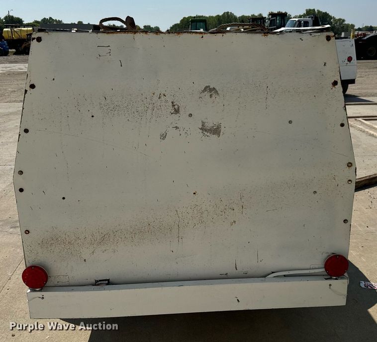 image for item MV9117 2002 CompAir Q375DC-E air compressor