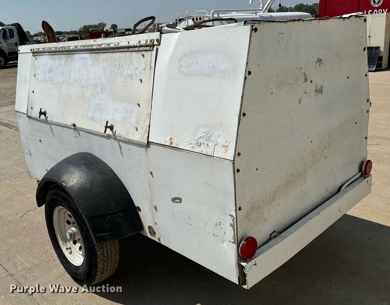 image for item MV9117 2002 CompAir Q375DC-E air compressor