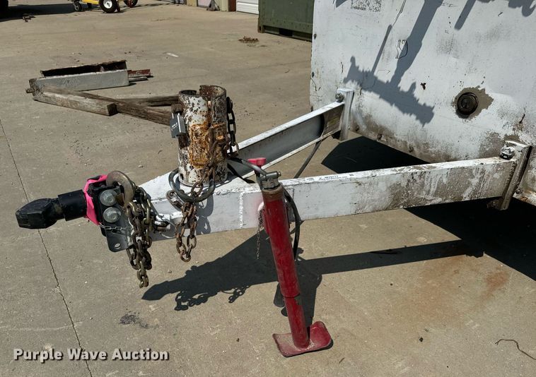 image for item MV9117 2002 CompAir Q375DC-E air compressor