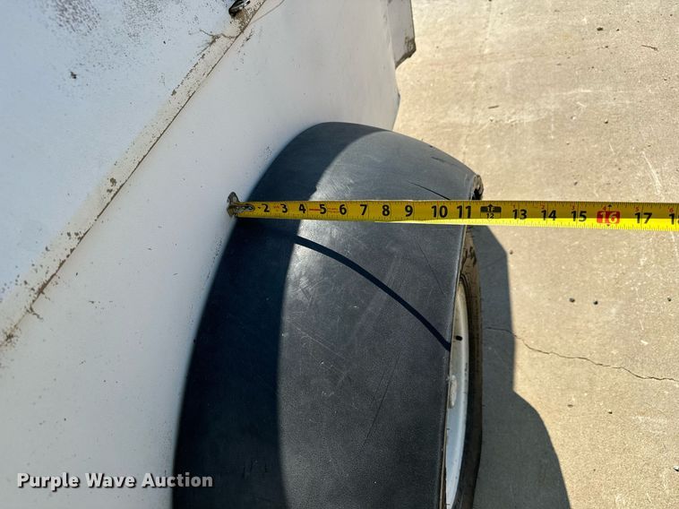 image for item MV9117 2002 CompAir Q375DC-E air compressor