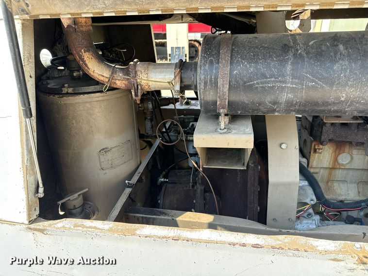 image for item MV9117 2002 CompAir Q375DC-E air compressor