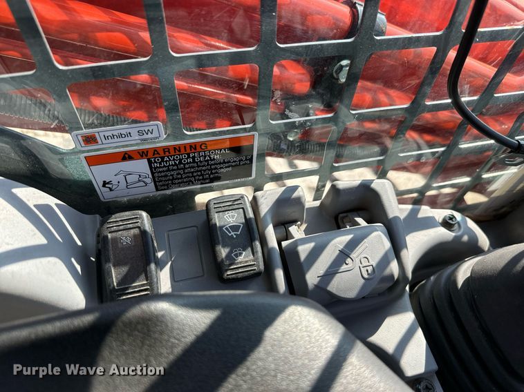 image for item MV9159 2022 Kubota  SVL97-2 tracked skid steer loader