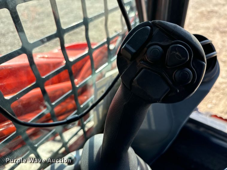 image for item MV9159 2022 Kubota  SVL97-2 tracked skid steer loader