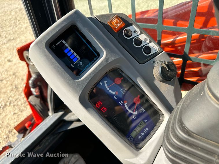 image for item MV9159 2022 Kubota  SVL97-2 tracked skid steer loader