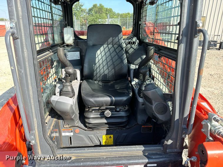 image for item MV9160 2022 Kubota  SVL75-2 tracked skid steer loader