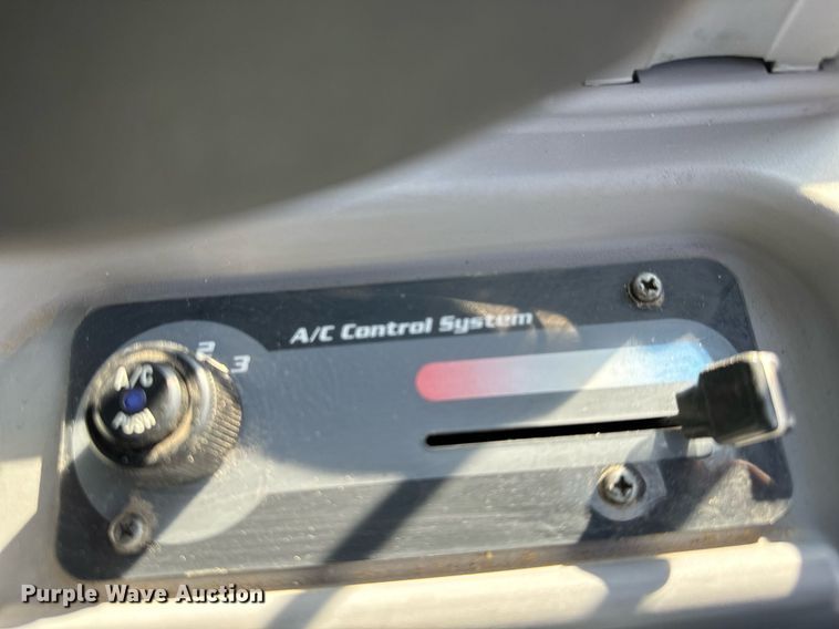 image for item MV9160 2022 Kubota  SVL75-2 tracked skid steer loader