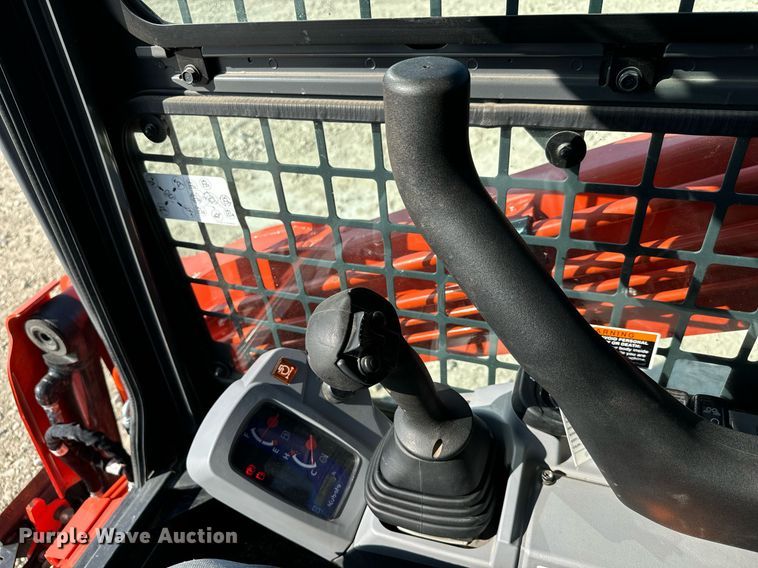 image for item MV9160 2022 Kubota  SVL75-2 tracked skid steer loader