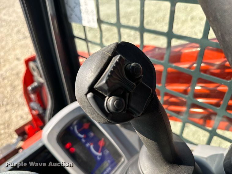 image for item MV9160 2022 Kubota  SVL75-2 tracked skid steer loader