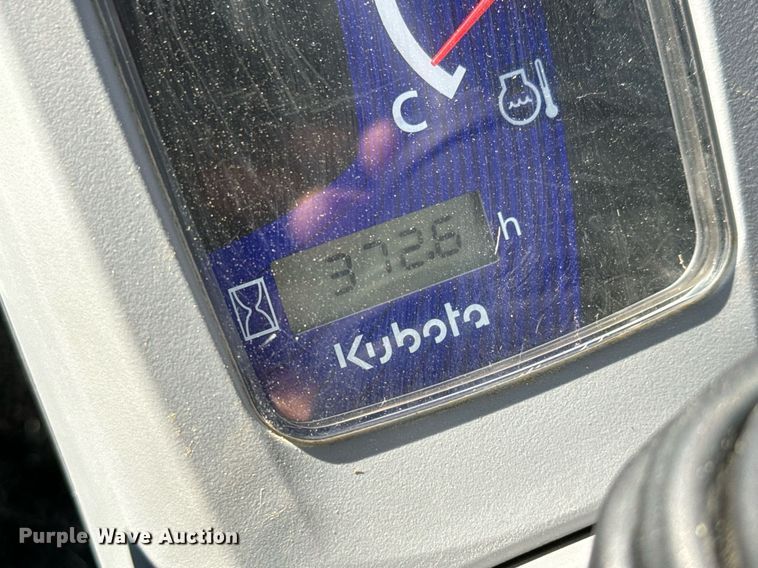 image for item MV9160 2022 Kubota  SVL75-2 tracked skid steer loader