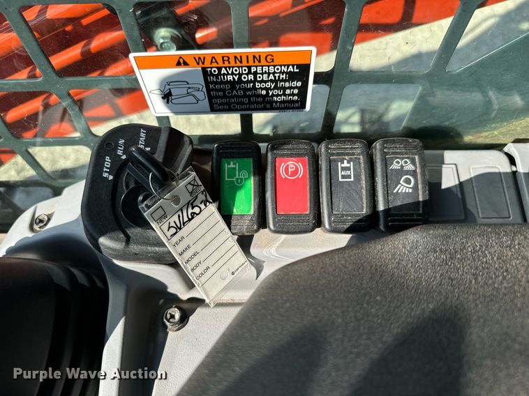 image for item MV9160 2022 Kubota  SVL75-2 tracked skid steer loader