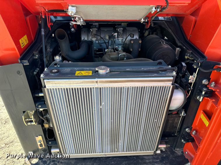 image for item MV9160 2022 Kubota  SVL75-2 tracked skid steer loader