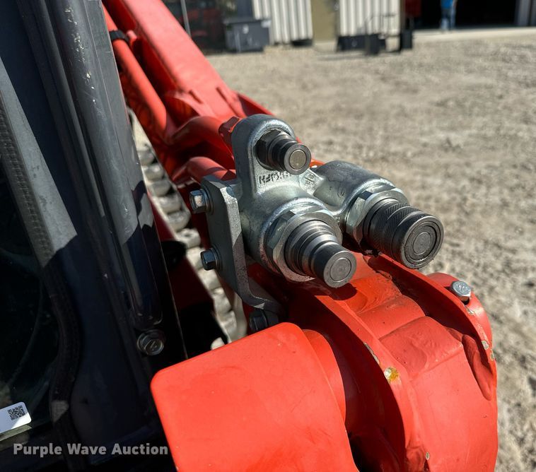 image for item MV9161 2020 Kubota  SVL75-2 tracked skid steer loader