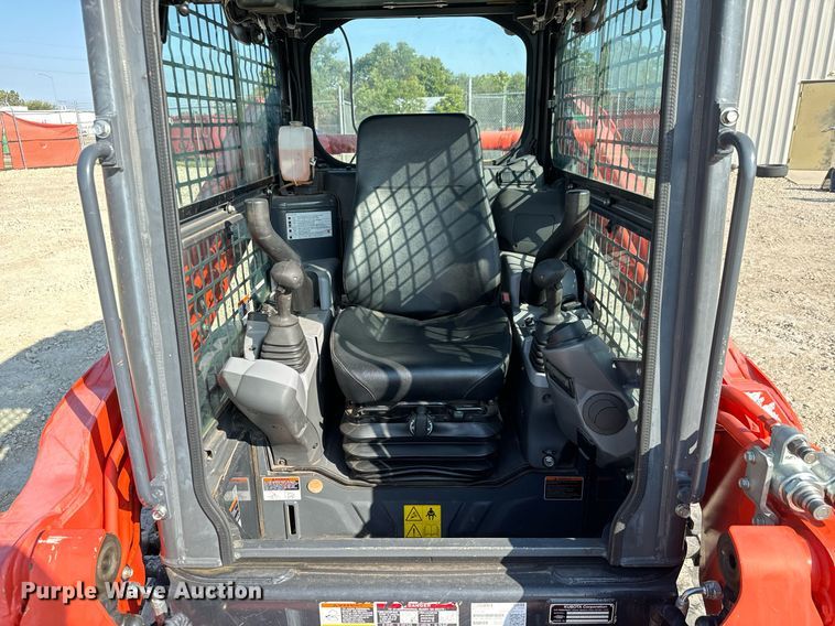 image for item MV9161 2020 Kubota  SVL75-2 tracked skid steer loader