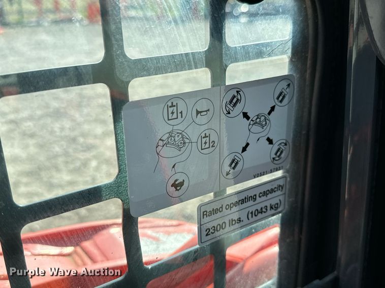 image for item MV9161 2020 Kubota  SVL75-2 tracked skid steer loader