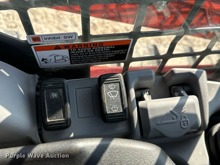 image for item MV9161 2020 Kubota  SVL75-2 tracked skid steer loader