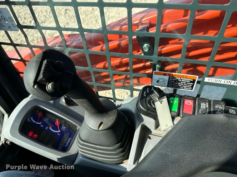 image for item MV9161 2020 Kubota  SVL75-2 tracked skid steer loader