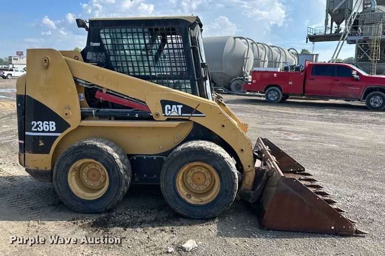 image for item NL9322 2007 Caterpillar 236B skid steer loader