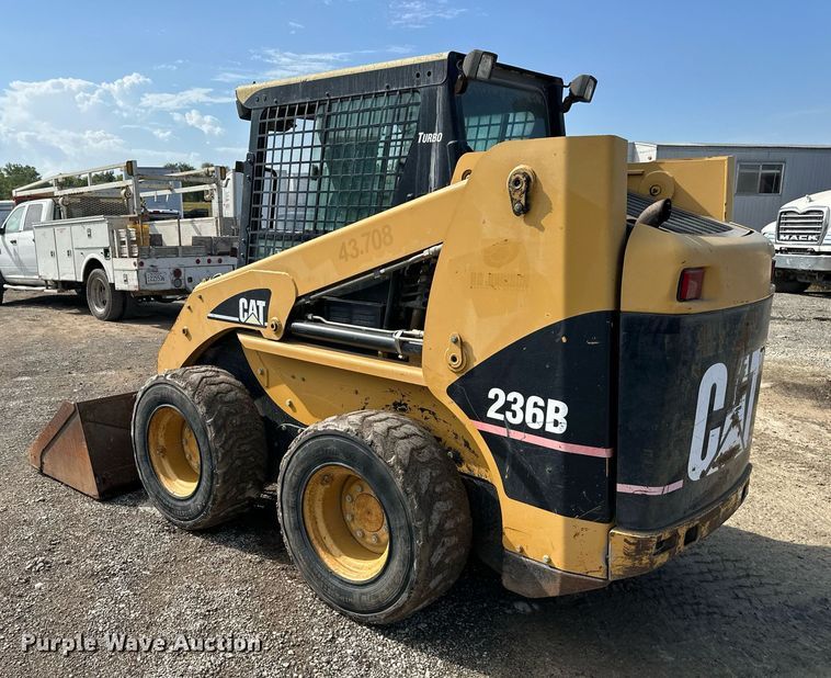 image for item NL9322 2007 Caterpillar 236B skid steer loader