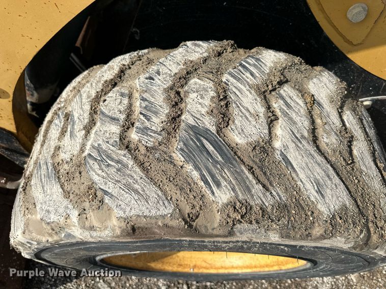 image for item NL9322 2007 Caterpillar 236B skid steer loader