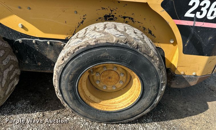 image for item NL9322 2007 Caterpillar 236B skid steer loader