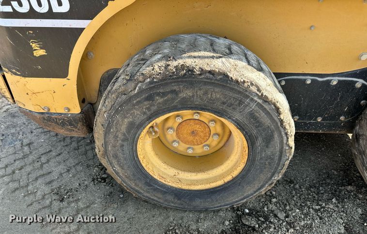 image for item NL9322 2007 Caterpillar 236B skid steer loader