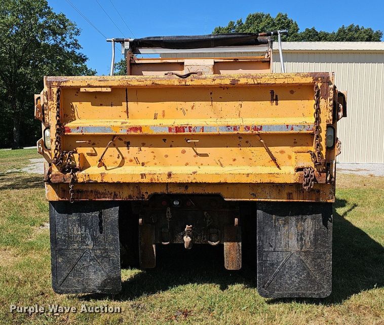 image for item NX9045 2002 International  4900  dump truck