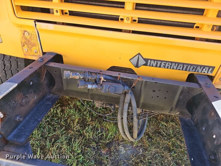 image for item NX9045 2002 International  4900  dump truck