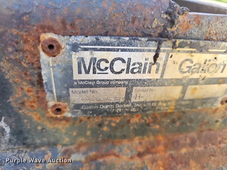 image for item NX9045 2002 International  4900  dump truck