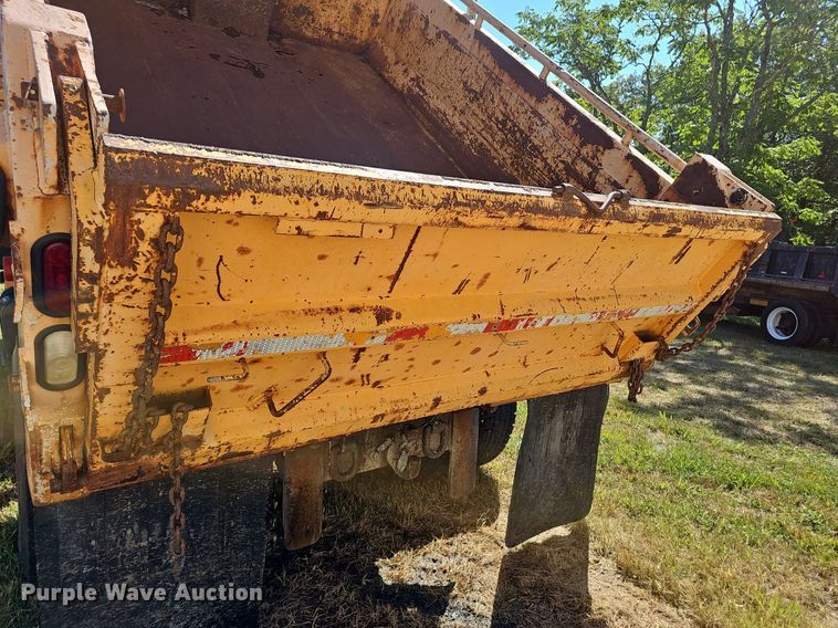 image for item NX9045 2002 International  4900  dump truck