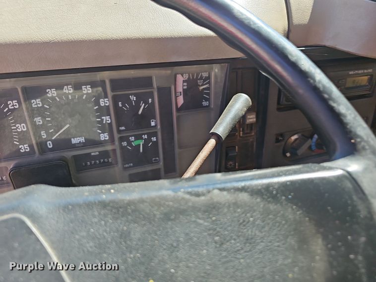 image for item NX9045 2002 International  4900  dump truck